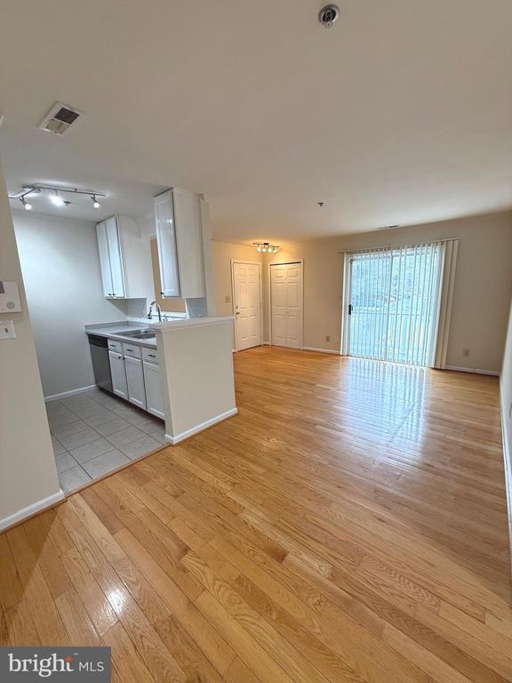 Building Photo - 33 Fern Oak Cir