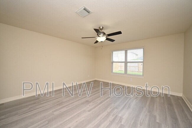 Building Photo - 1506 York Creek Dr