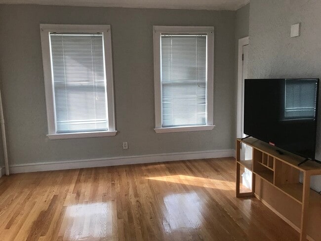 Building Photo - 72 Boston Ave