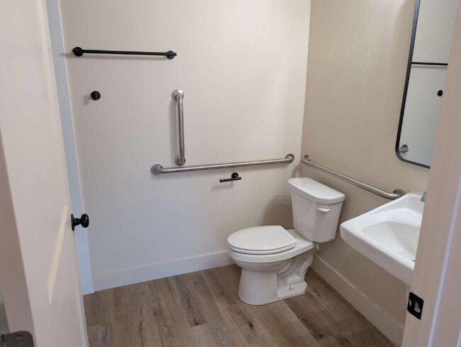 Building Photo - Now Leasing – Modern 2 Bedroom, 2 Bath Apartment at Sunrise Village