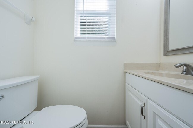 Building Photo - 597 Sturdivant Ave