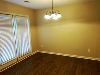 Building Photo - 225 Bainsbury Ln