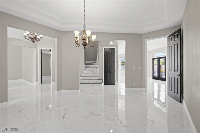 Building Photo - 8000 Silver King Dr