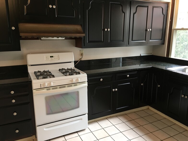 Building Photo - 2638 Fenwick Rd