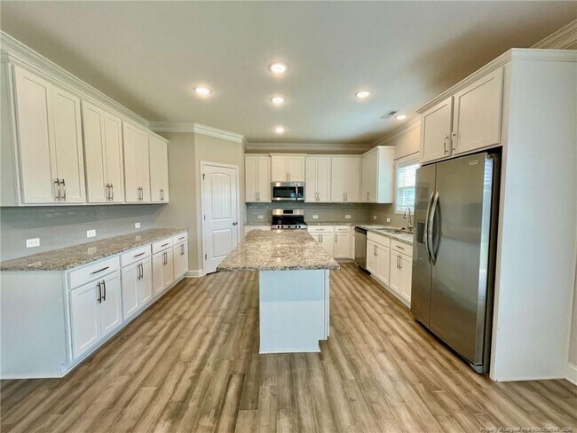 Building Photo - 5344 Debut Ave