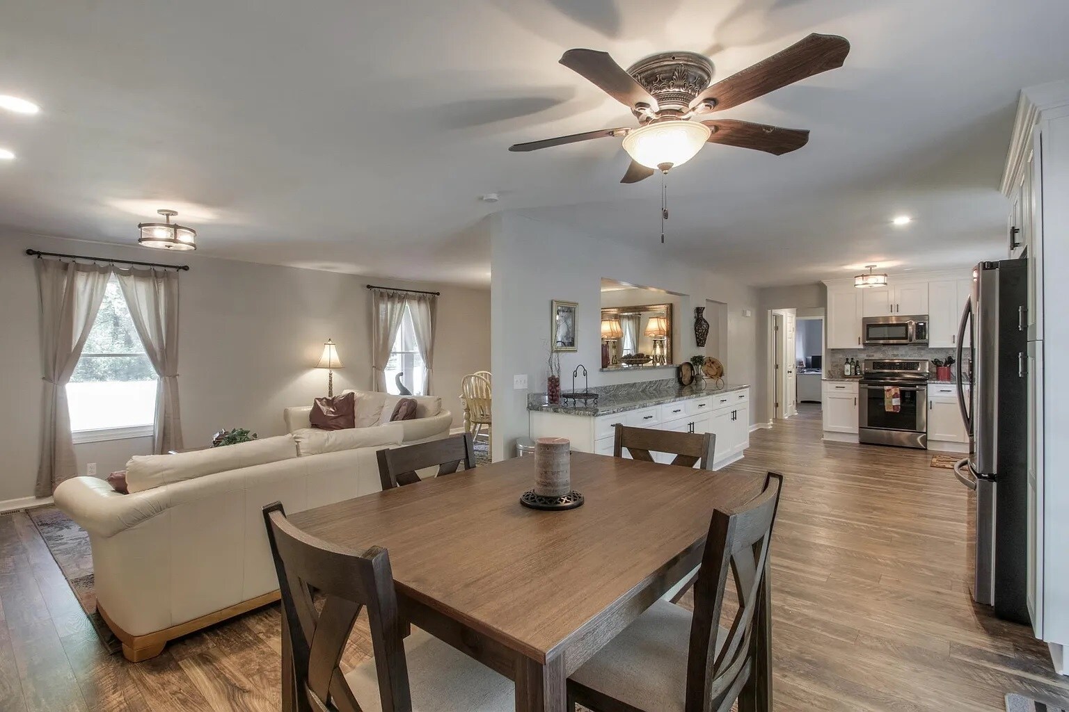 Building Photo - 444 Foothill Dr