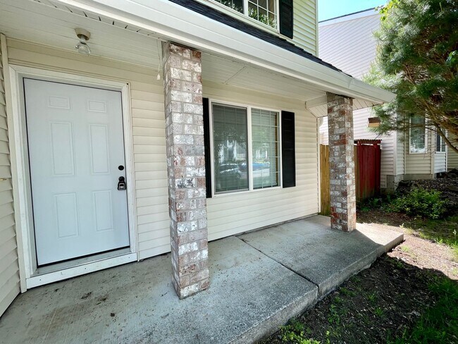 Building Photo - Spacious 4-Bedroom, 2.5-Bath Home with Deck, Fireplace & Updated Kitchen