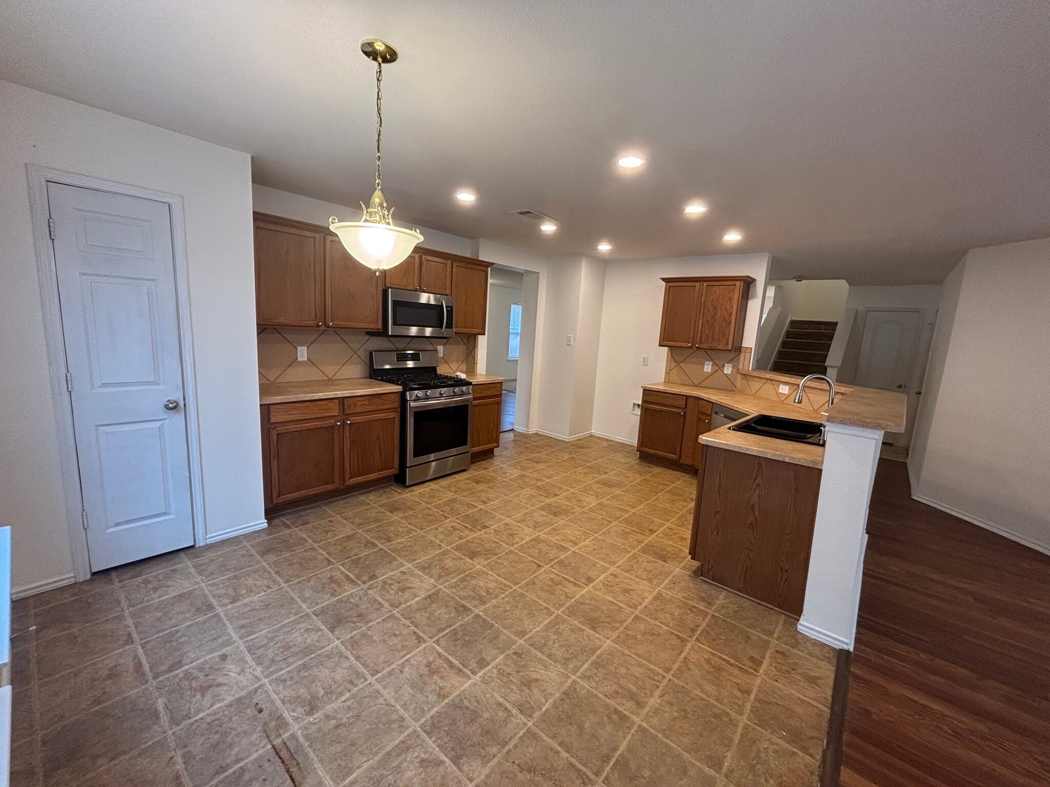 Building Photo - 1327 Falcon Hollow Ln