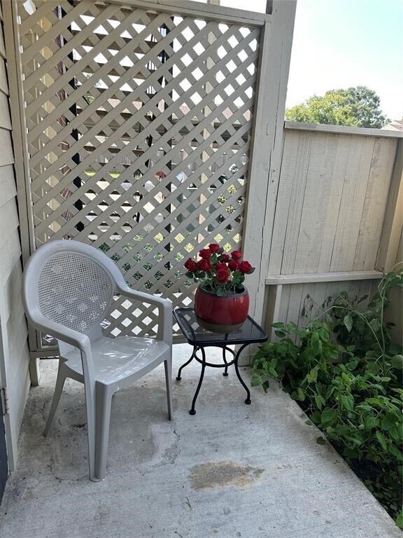 Building Photo - 2121 El Paseo St