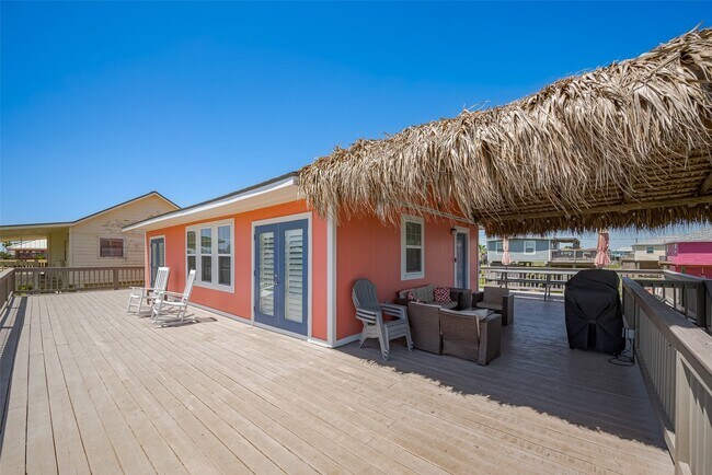 Building Photo - 610 Surf Dr