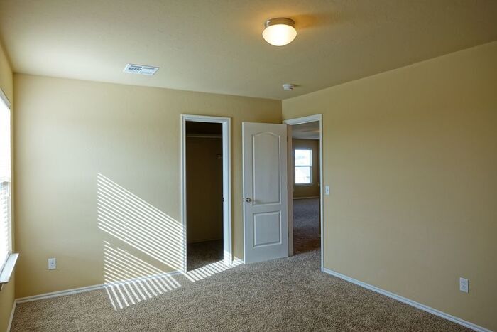 Building Photo - 7305 Prairie Twyne Dr