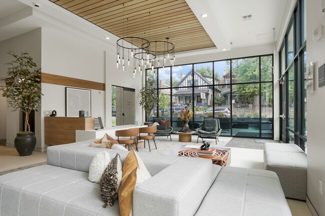 Building Photo - Ridian