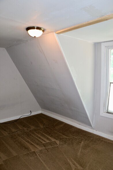 Building Photo - 213 Mound Ave