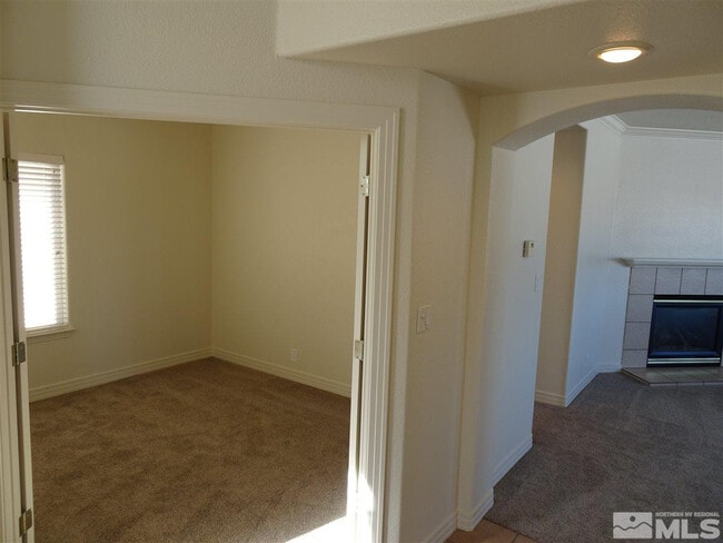 Building Photo - 7021 Heatherwood Dr