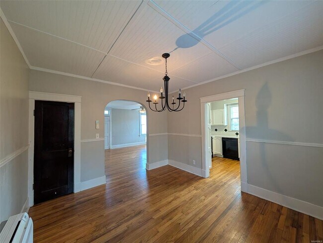 Building Photo - 2166 College St