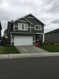 Building Photo - Large 4 bedroom home