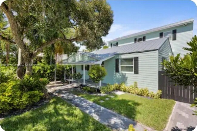Building Photo - 501 SW 10th St