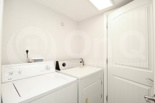 Building Photo - 1550 N Stapley Dr