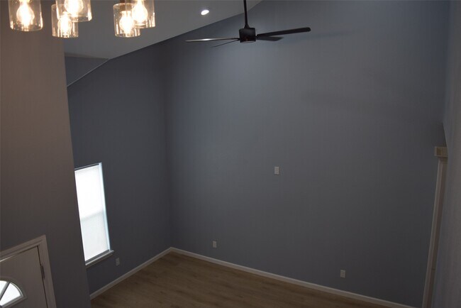 Building Photo - 331 Tite St