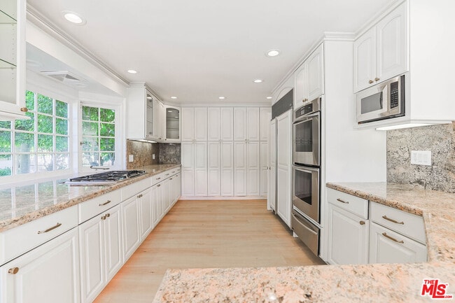 Building Photo - 2627 Wallingford Dr