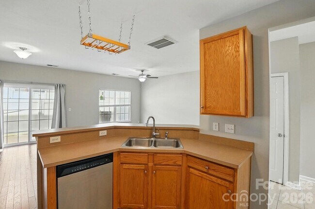 Building Photo - 12244 Stratfield Pl Cir