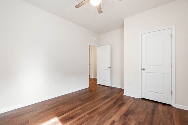 Building Photo - Charming, Well-Maintained Home in Central Morrisville!