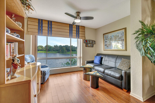 Building Photo - 5842 Crystal Shores Dr