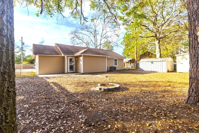 Building Photo - 203 Monroe Ave