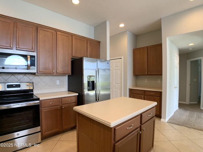 Building Photo - 1213 Harbour Town Dr