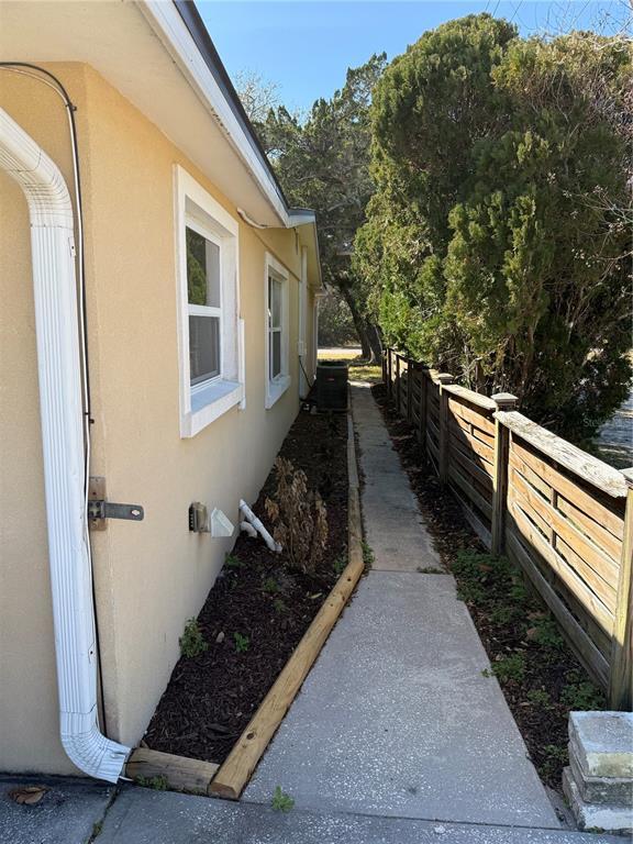 Building Photo - 3601 Saxon Dr