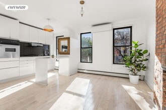Building Photo - 806 Greene Ave