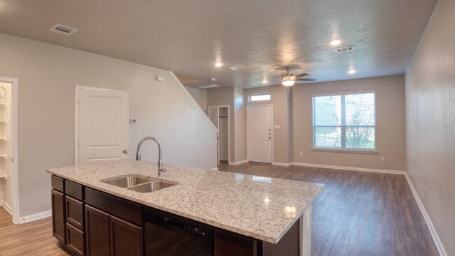 Building Photo - 4089 Cross Park Dr