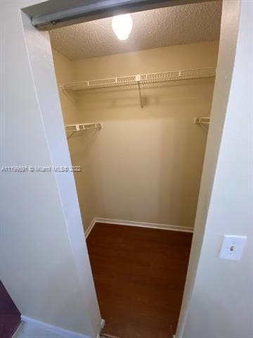 Building Photo - 3511 Inverrary Dr