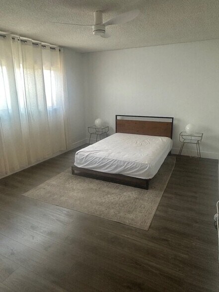 Building Photo - 930 3rd St