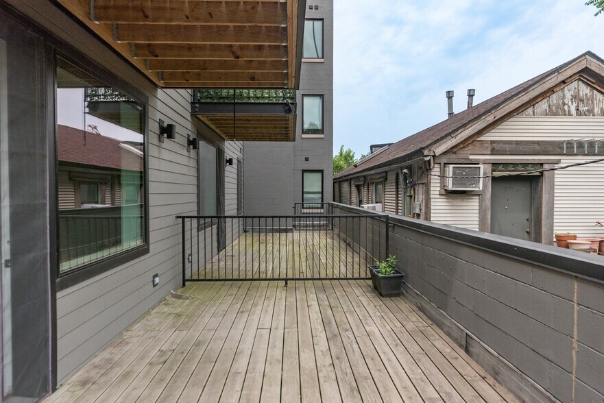 Building Photo - 2111 S Halsted St