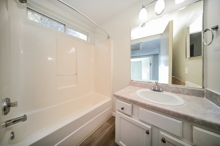 Building Photo - 5200 Tussahaw Crossing