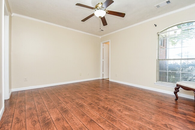 Building Photo - 11102 Kentington Oak Dr