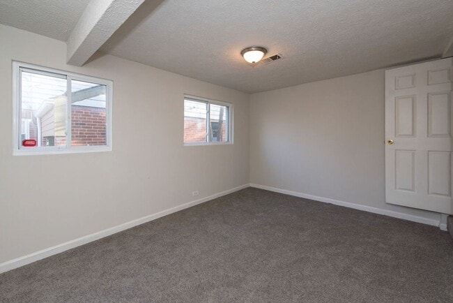 Building Photo - PRICE HILL-NICE 3 BEDROOM 1 BATH RANCH with