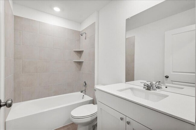 Building Photo - 212 Seven Seas Dr