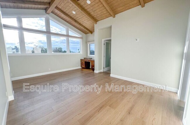 Building Photo - 1154 Essex Way