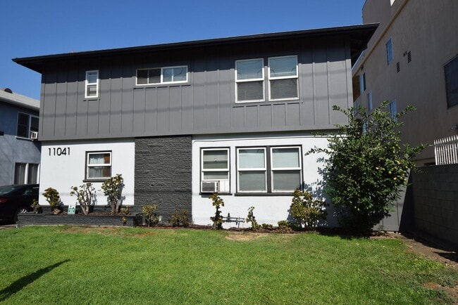 Building Photo - 11041