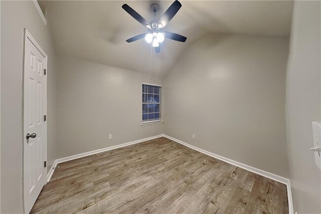 Building Photo - 503 Fable Ln