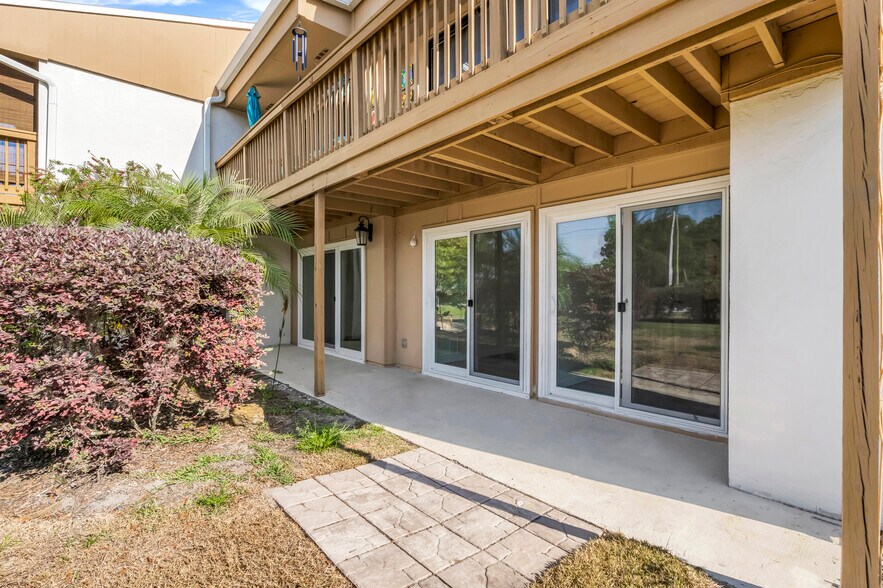 Patio - 1051 S Highland St