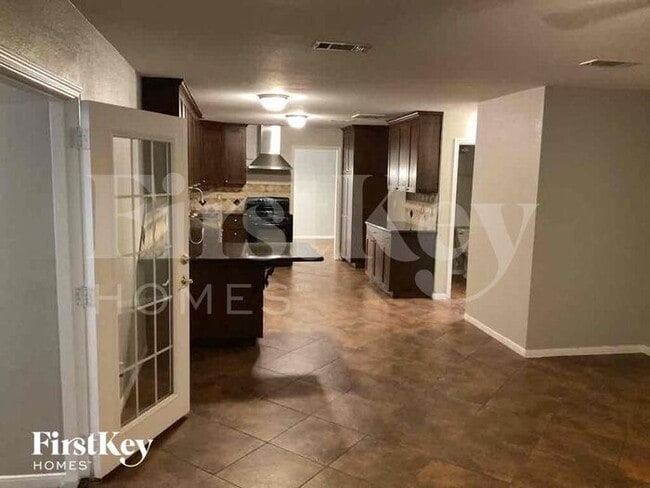 Building Photo - 12523 Mill Ridge Dr