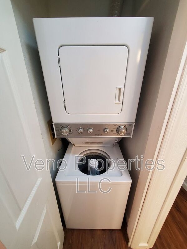 Building Photo - 111 Yorktown Dr