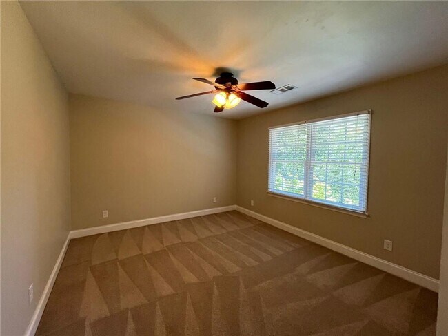 Building Photo - 2237 Chimney Springs Dr