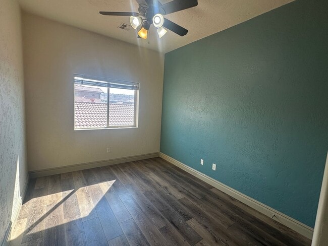 Building Photo - Bella Terrazza Condo