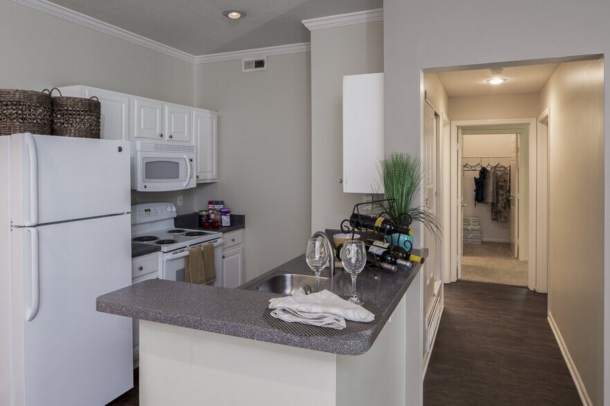 The Woods at Polaris Parkway Apartment Homes 865 Glenmore Way