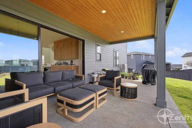 Building Photo - 382 W Fir Lp