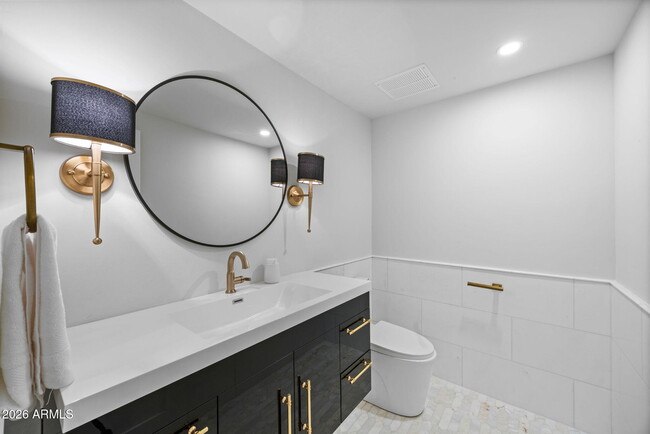 Building Photo - 10111 E Cholla St